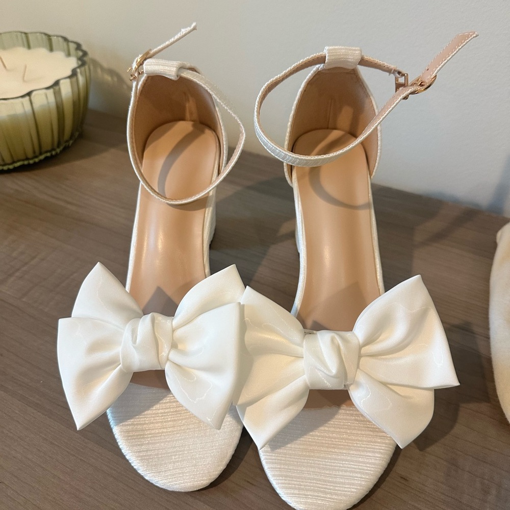 Elegant White Bow Women's heels